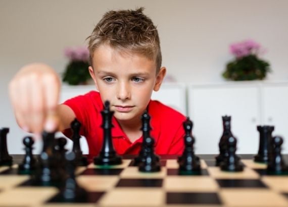 Como ensinar xadrez para crianças: alie o aprendizado à